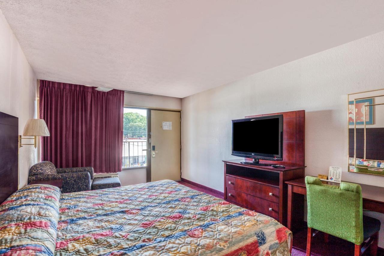 Oyo Hotel Decatur I-20 East & Wesley Club Dr Εξωτερικό φωτογραφία