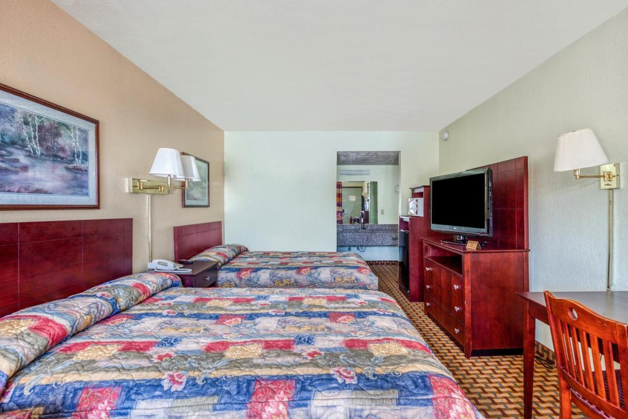 Oyo Hotel Decatur I-20 East & Wesley Club Dr Εξωτερικό φωτογραφία