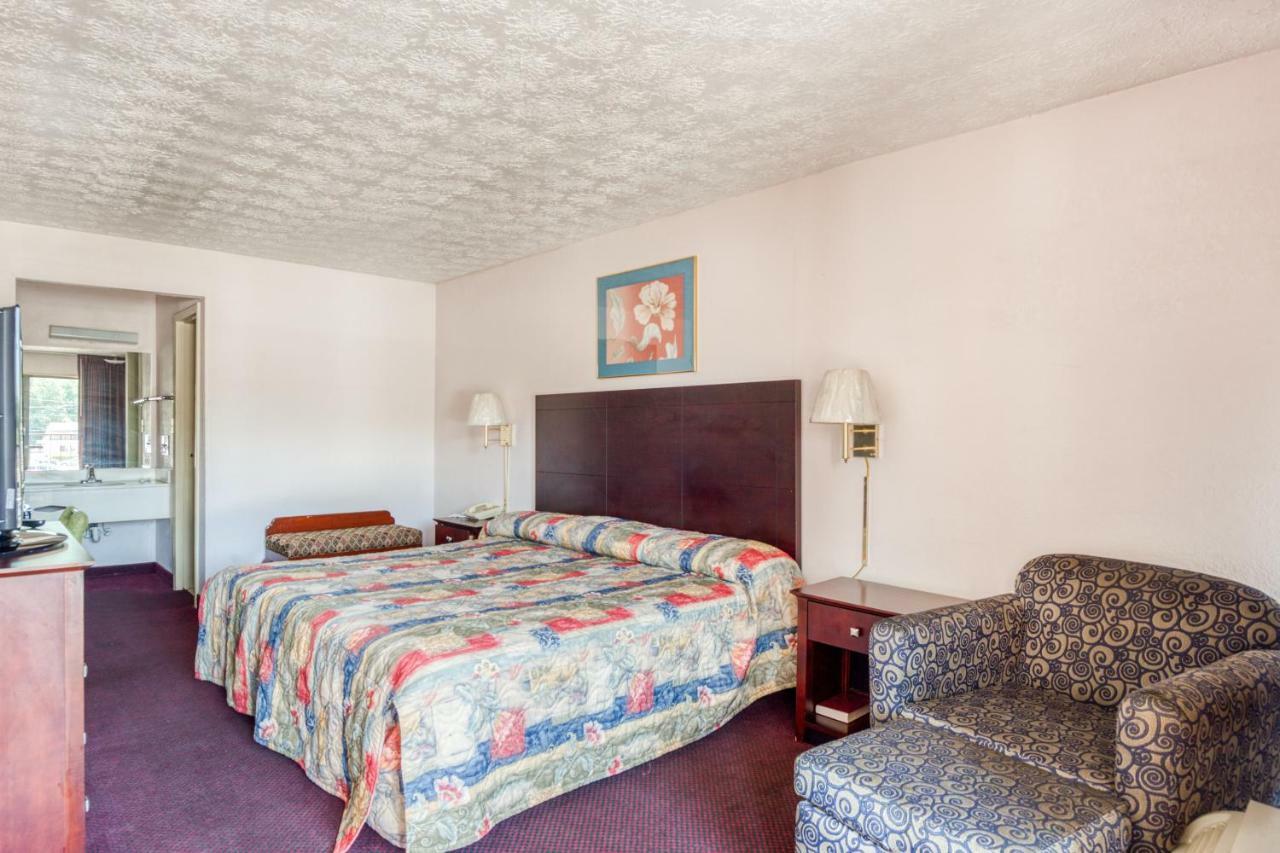 Oyo Hotel Decatur I-20 East & Wesley Club Dr Εξωτερικό φωτογραφία