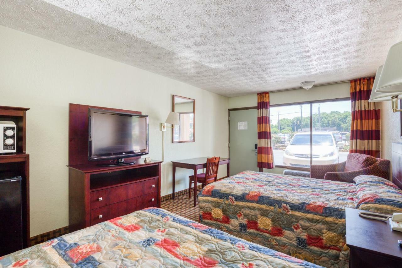 Oyo Hotel Decatur I-20 East & Wesley Club Dr Εξωτερικό φωτογραφία