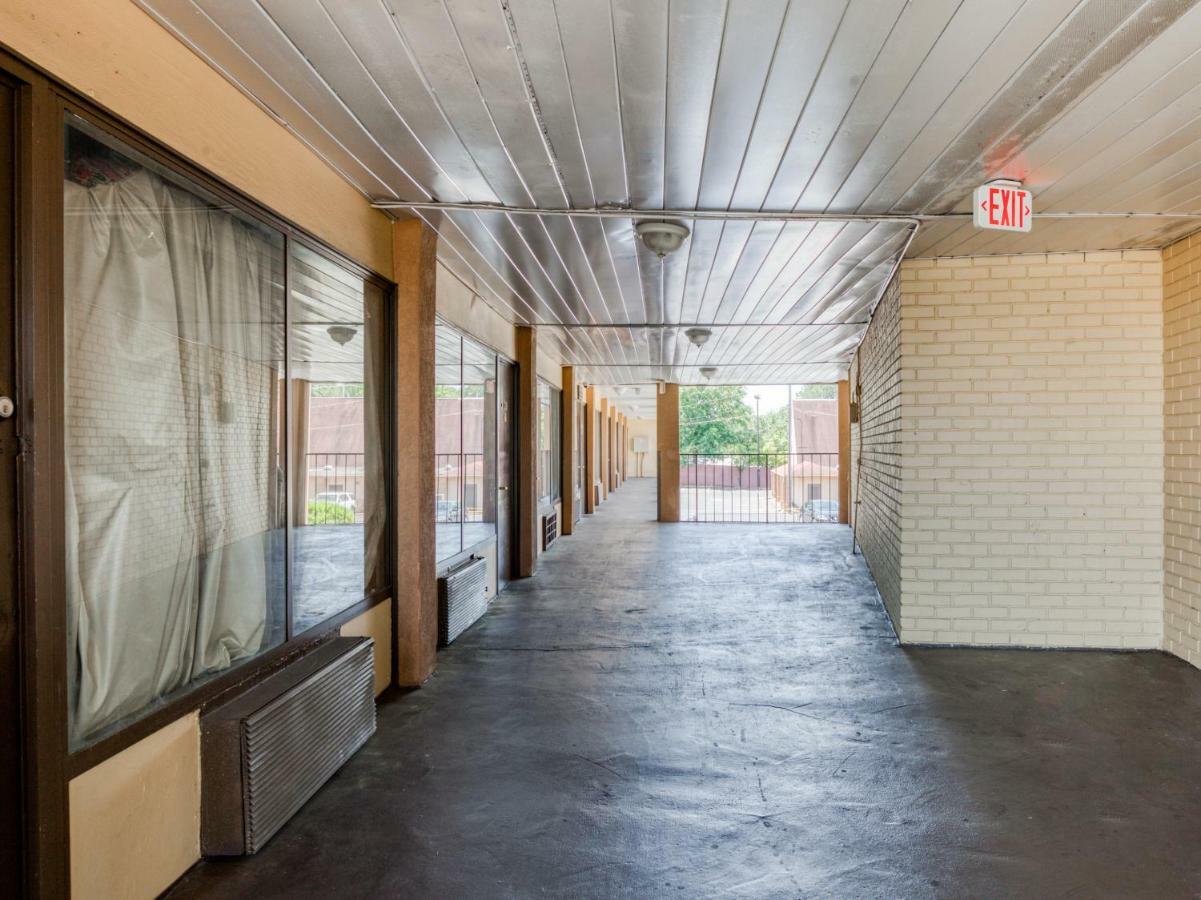 Oyo Hotel Decatur I-20 East & Wesley Club Dr Εξωτερικό φωτογραφία